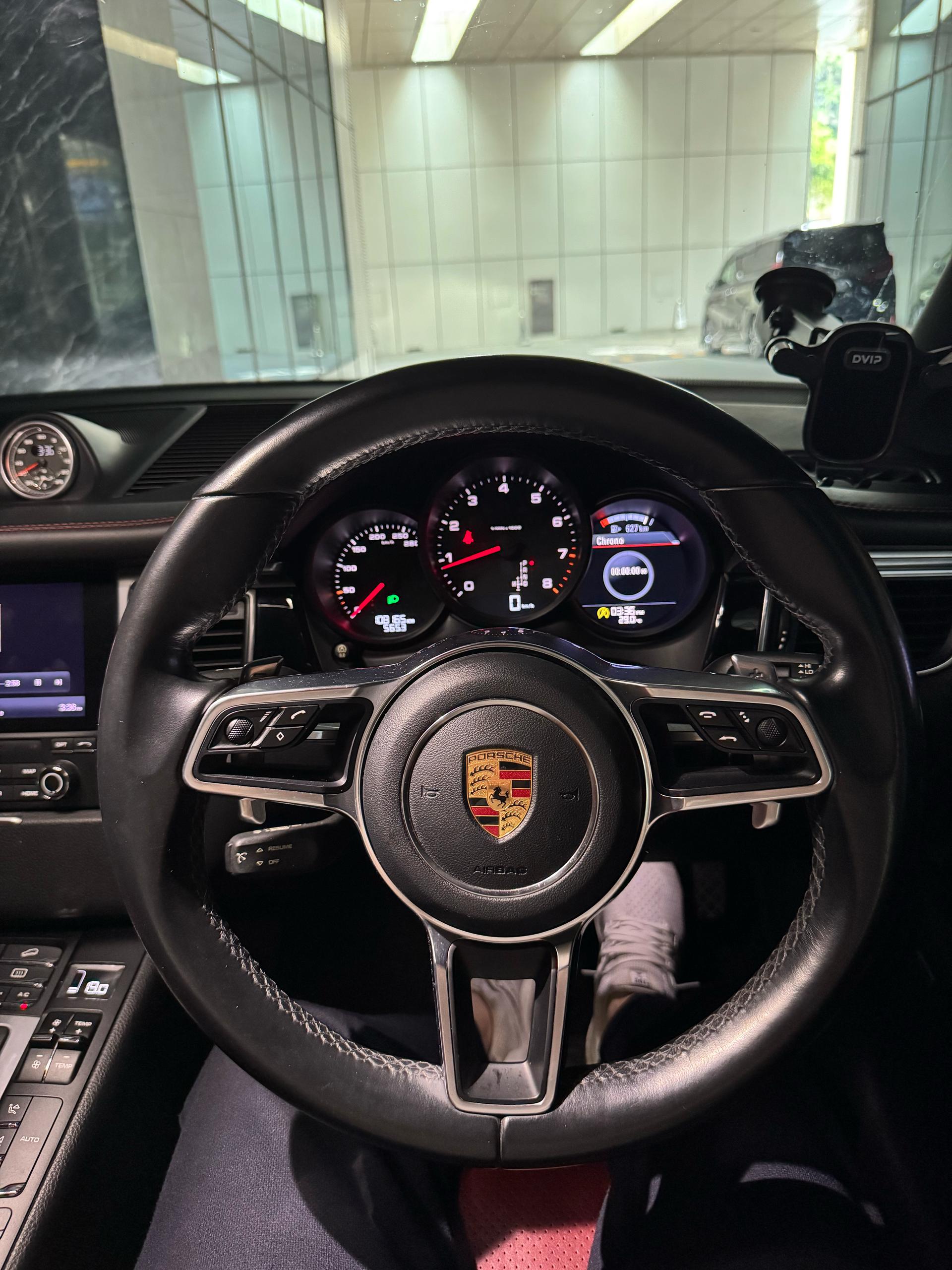 Porsche Macan (White) - Image 7