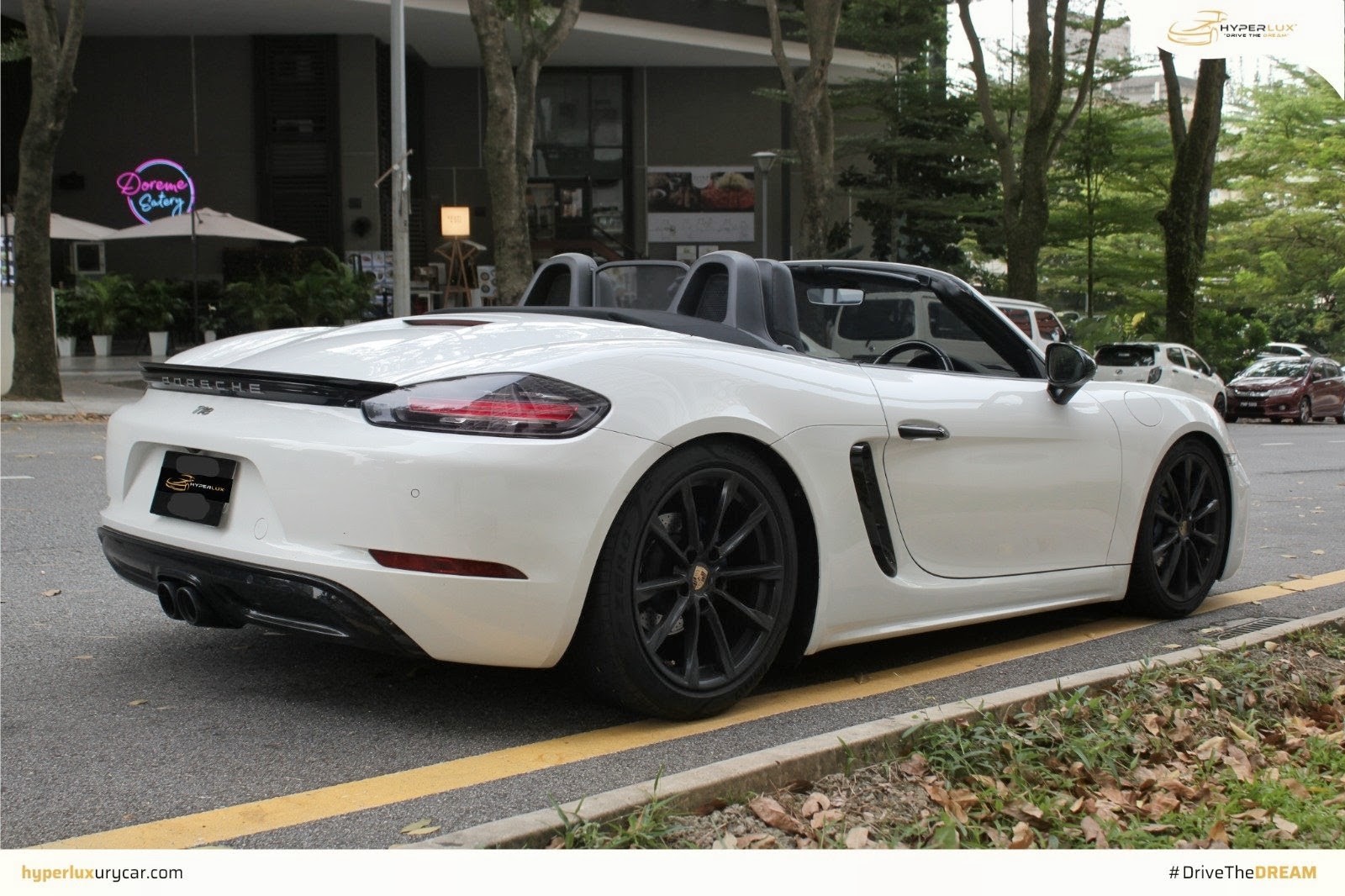 Porsche 718 Boxster (White 🤍) - Image 4