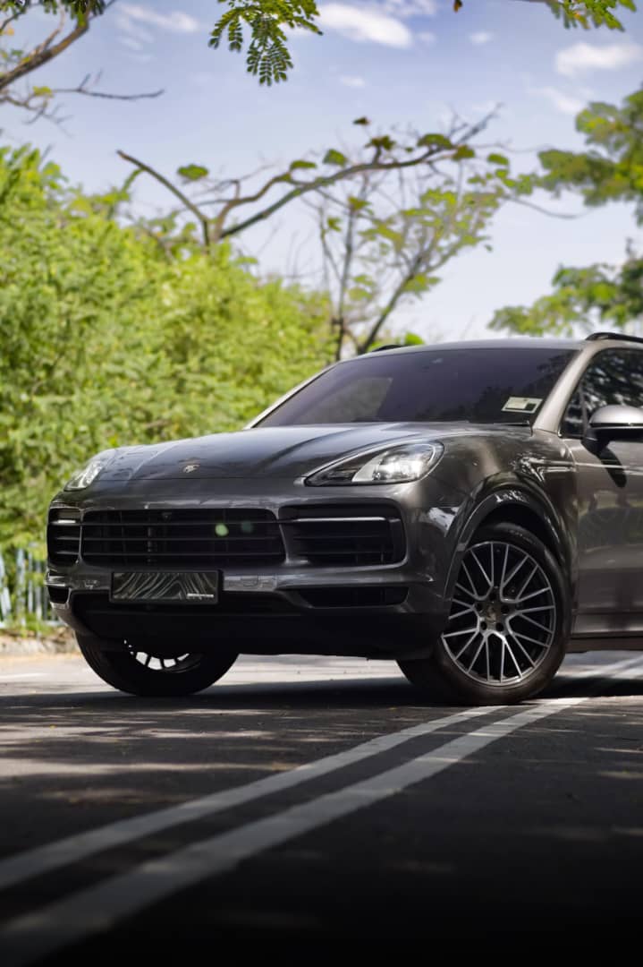 Porsche Cayenne - Image 2