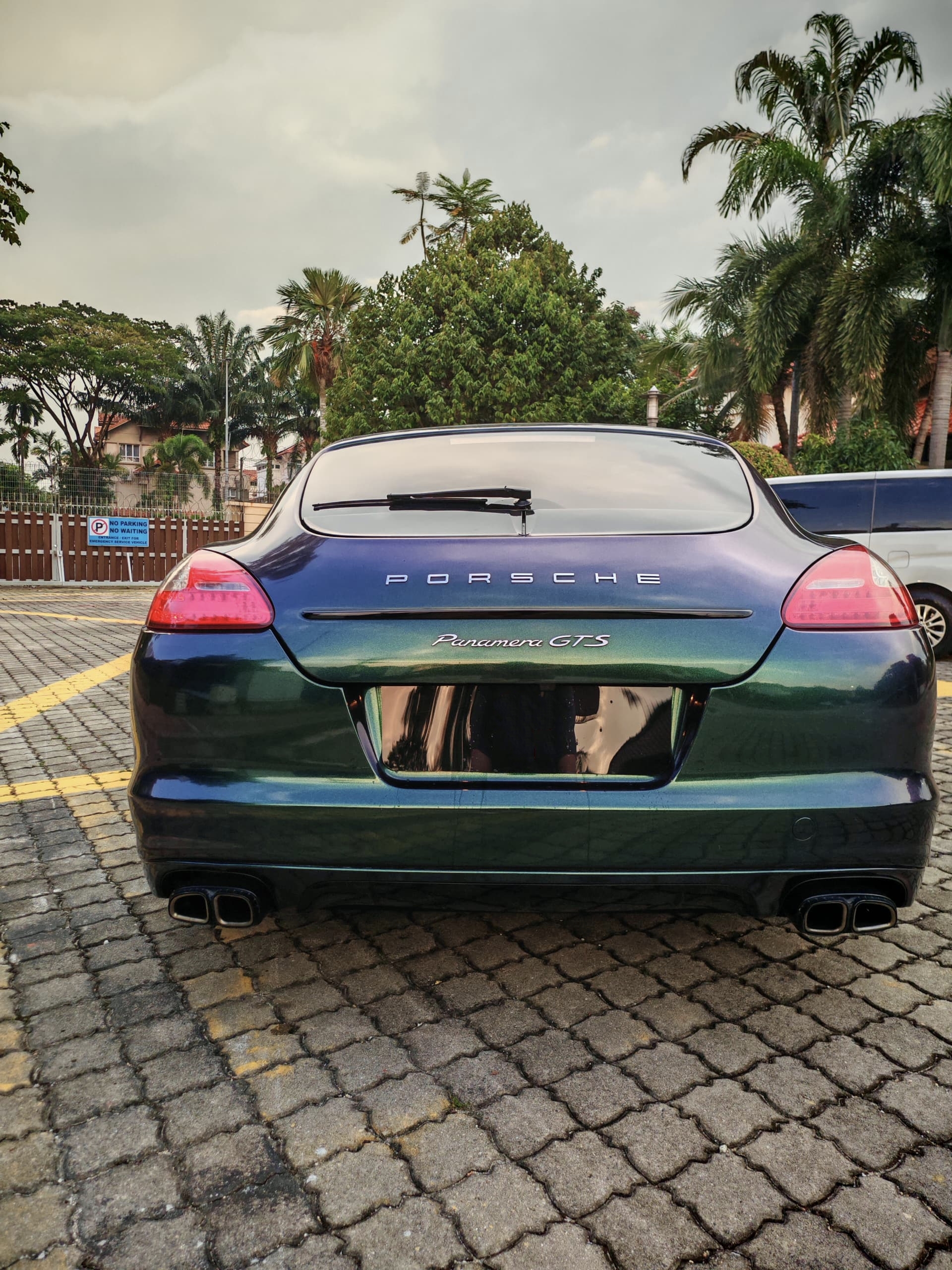 Porsche Panamera GTS - Image 9