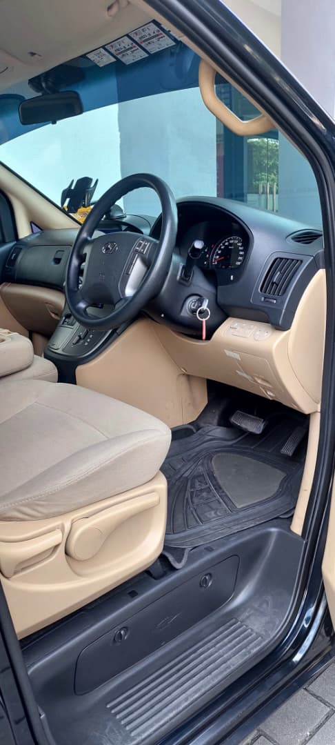 Hyundai Starex (Black/White) - Image 13