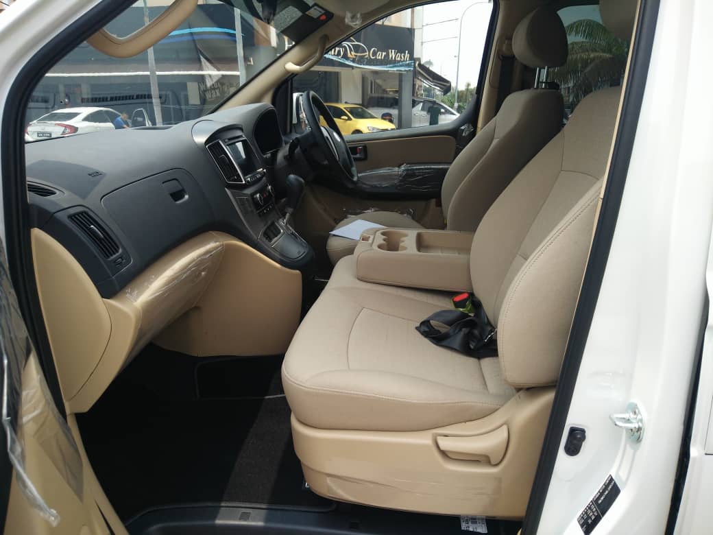 Hyundai Starex (Black/White) - Image 23