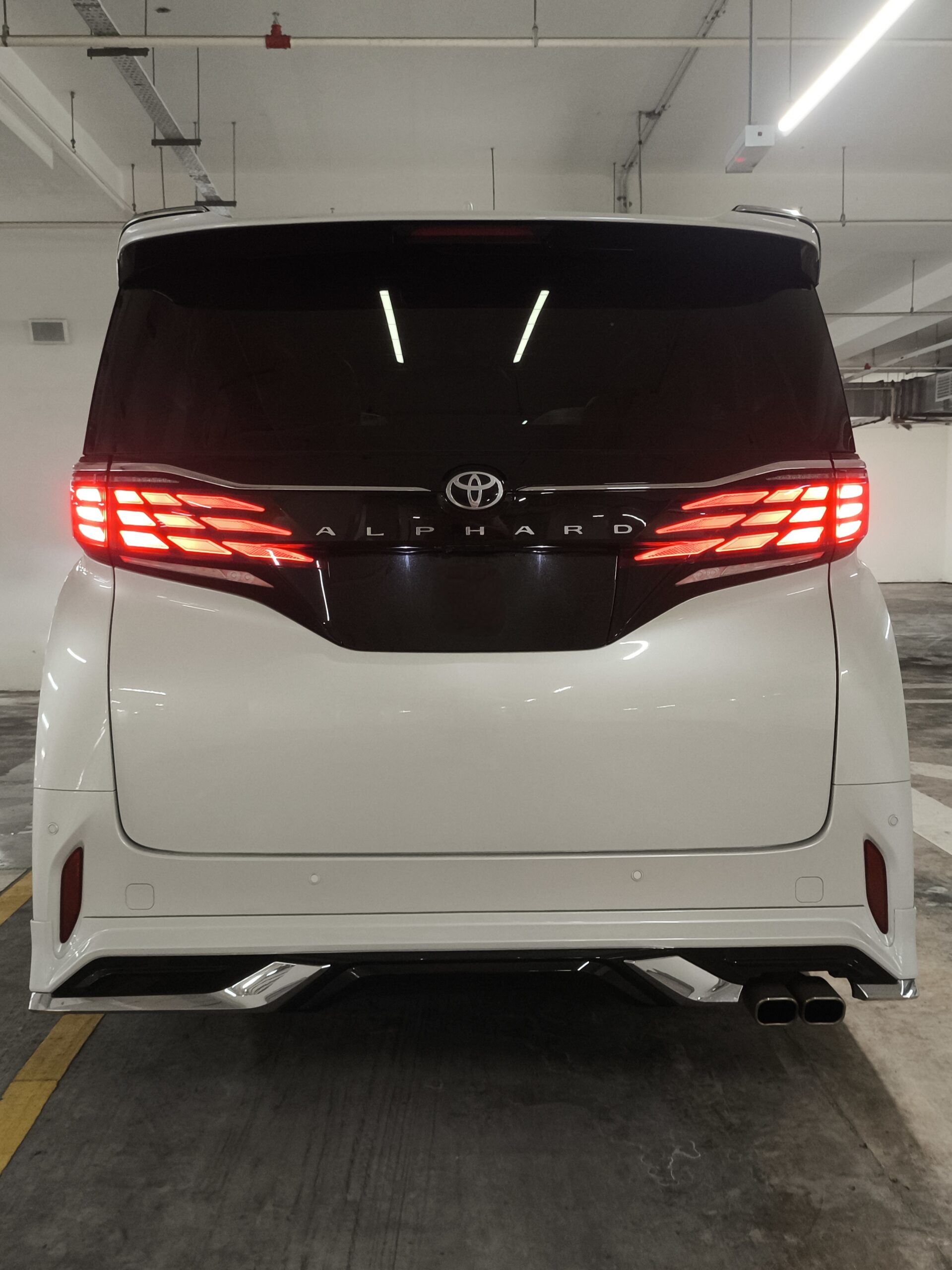 Toyota Alphard AH40 (White) - Image 10