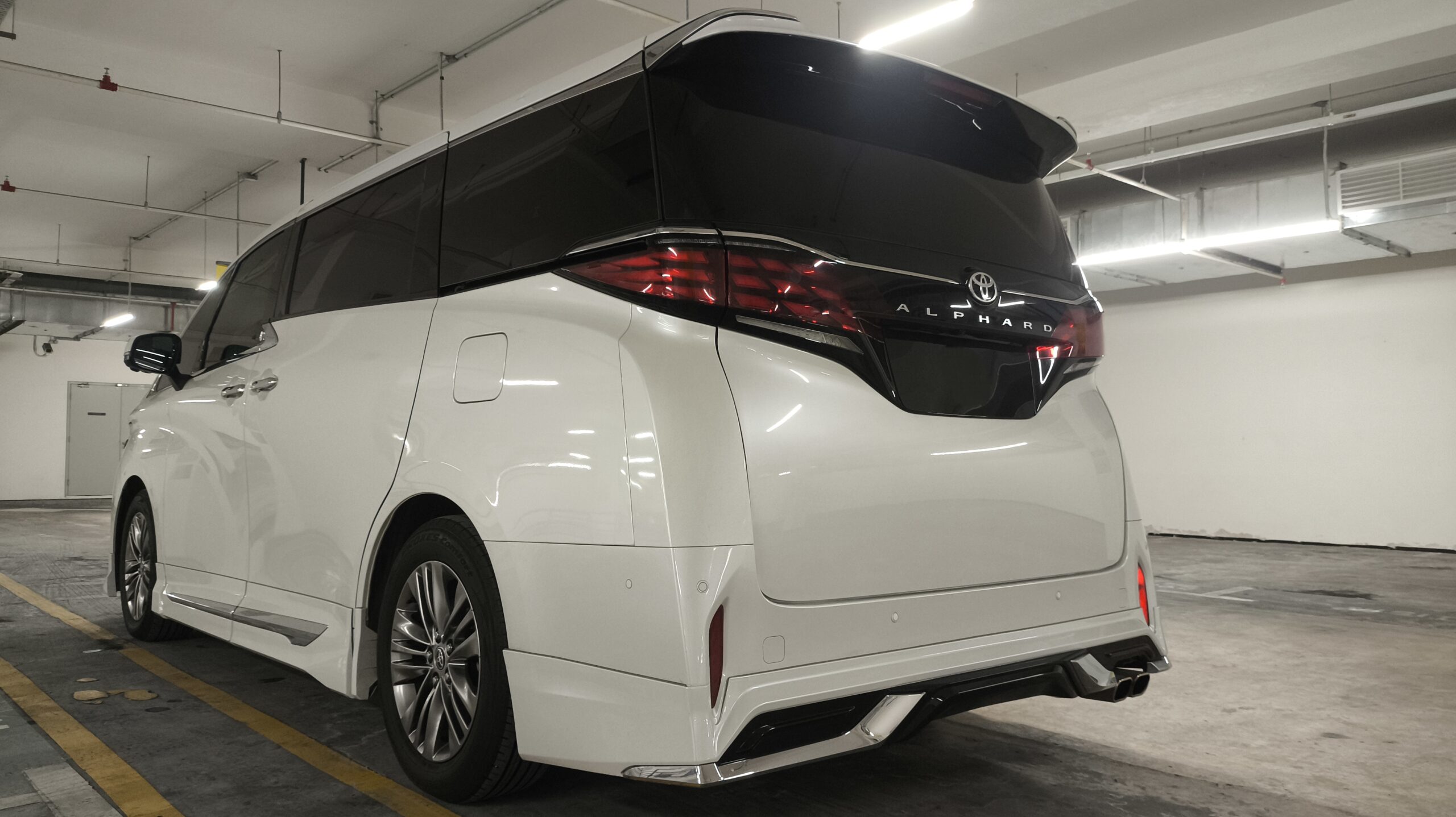 Toyota Alphard AH40 (White) - Image 7