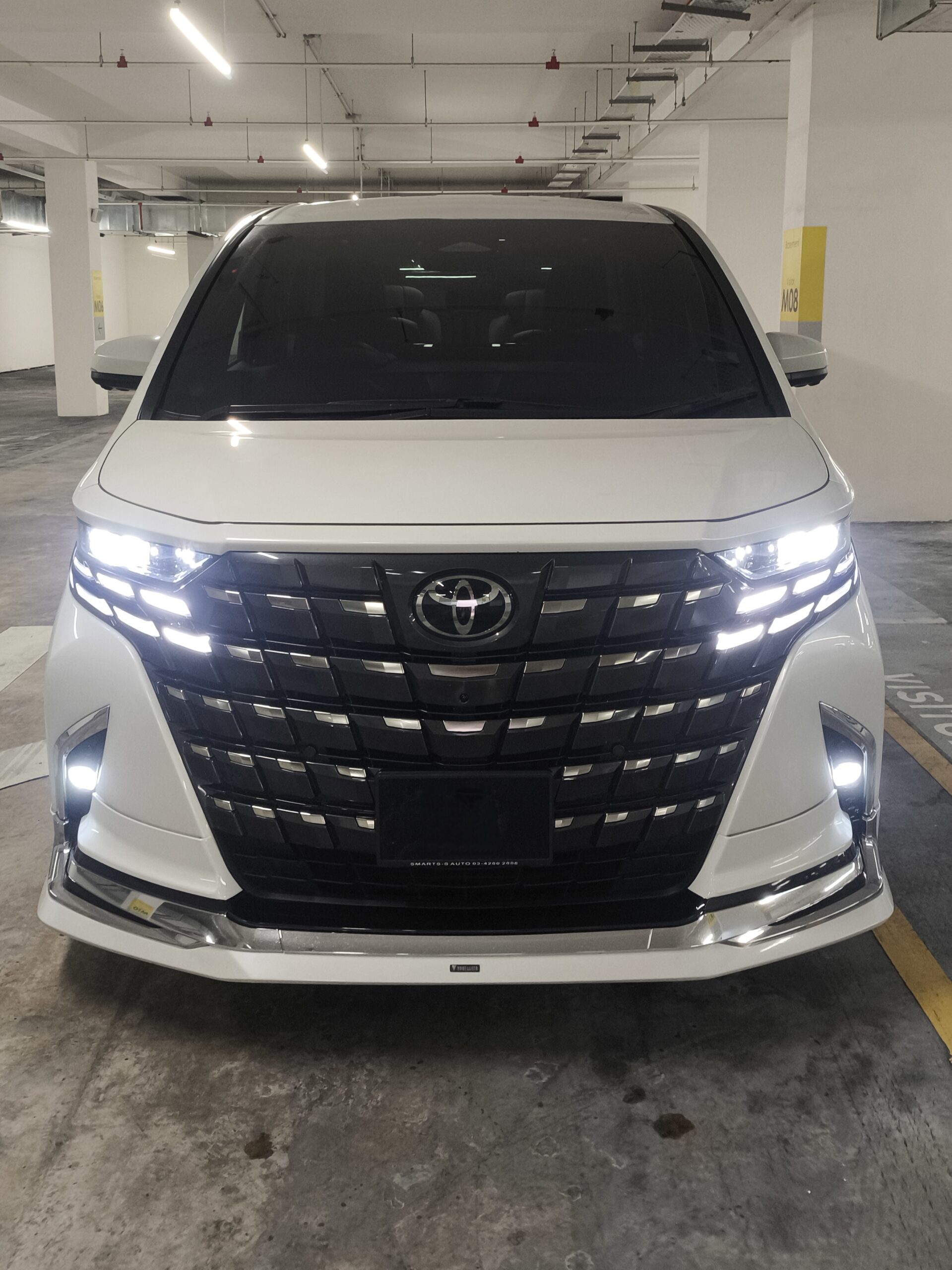 Toyota Alphard AH40 (White) - Image 9