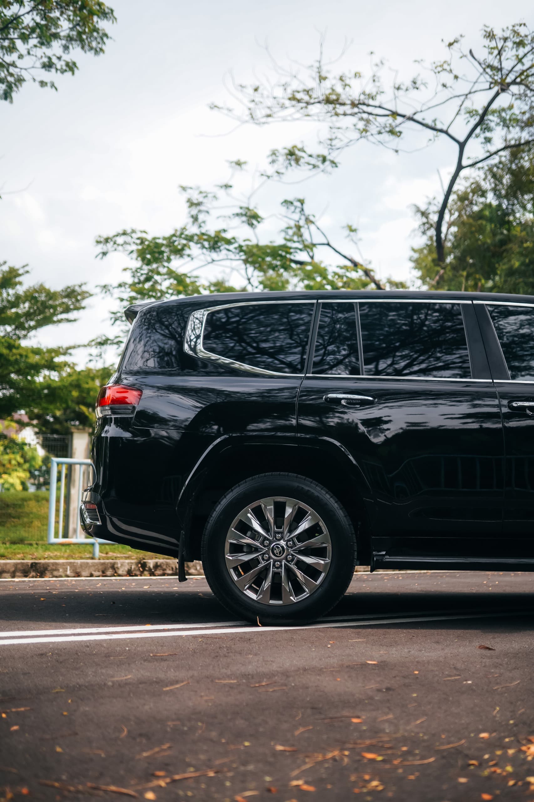 Toyota Land Cruiser 3.5 ZX Modellista - Image 5
