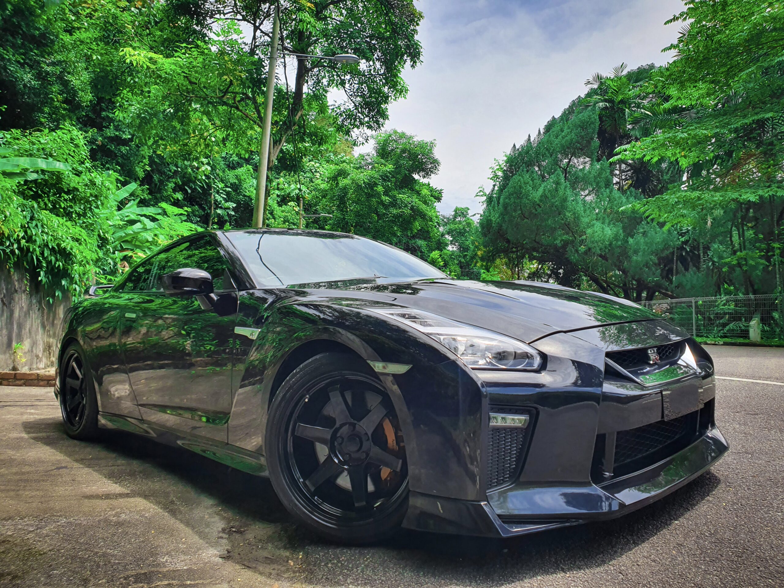 Nissan GTR R35 (Black) - Image 5