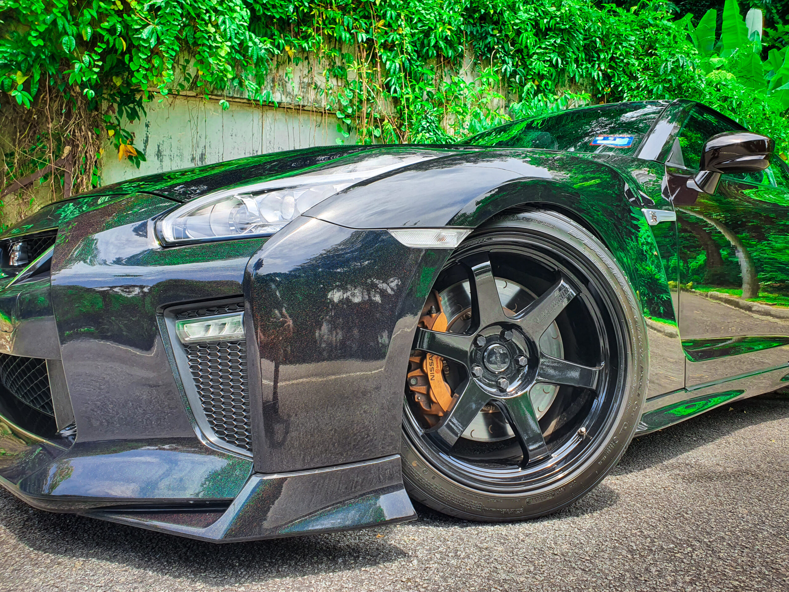 Nissan GTR R35 (Black) - Image 2