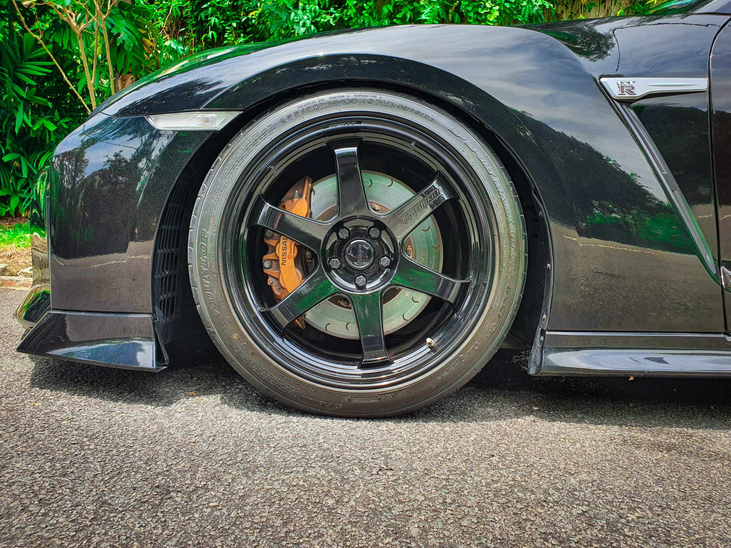 Nissan GTR R35 (Black) - Image 9