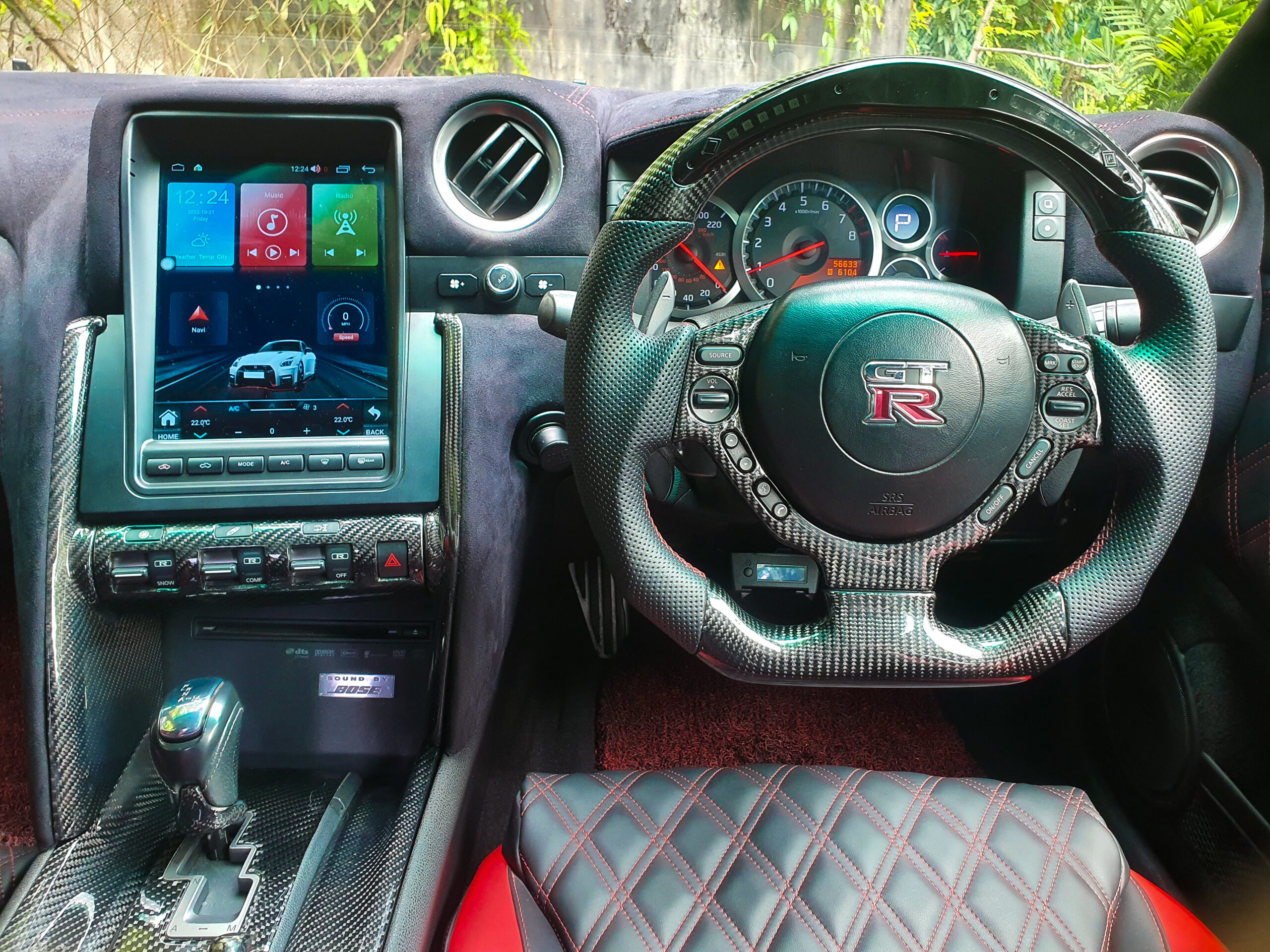 Nissan GTR R35 (Black) - Image 12