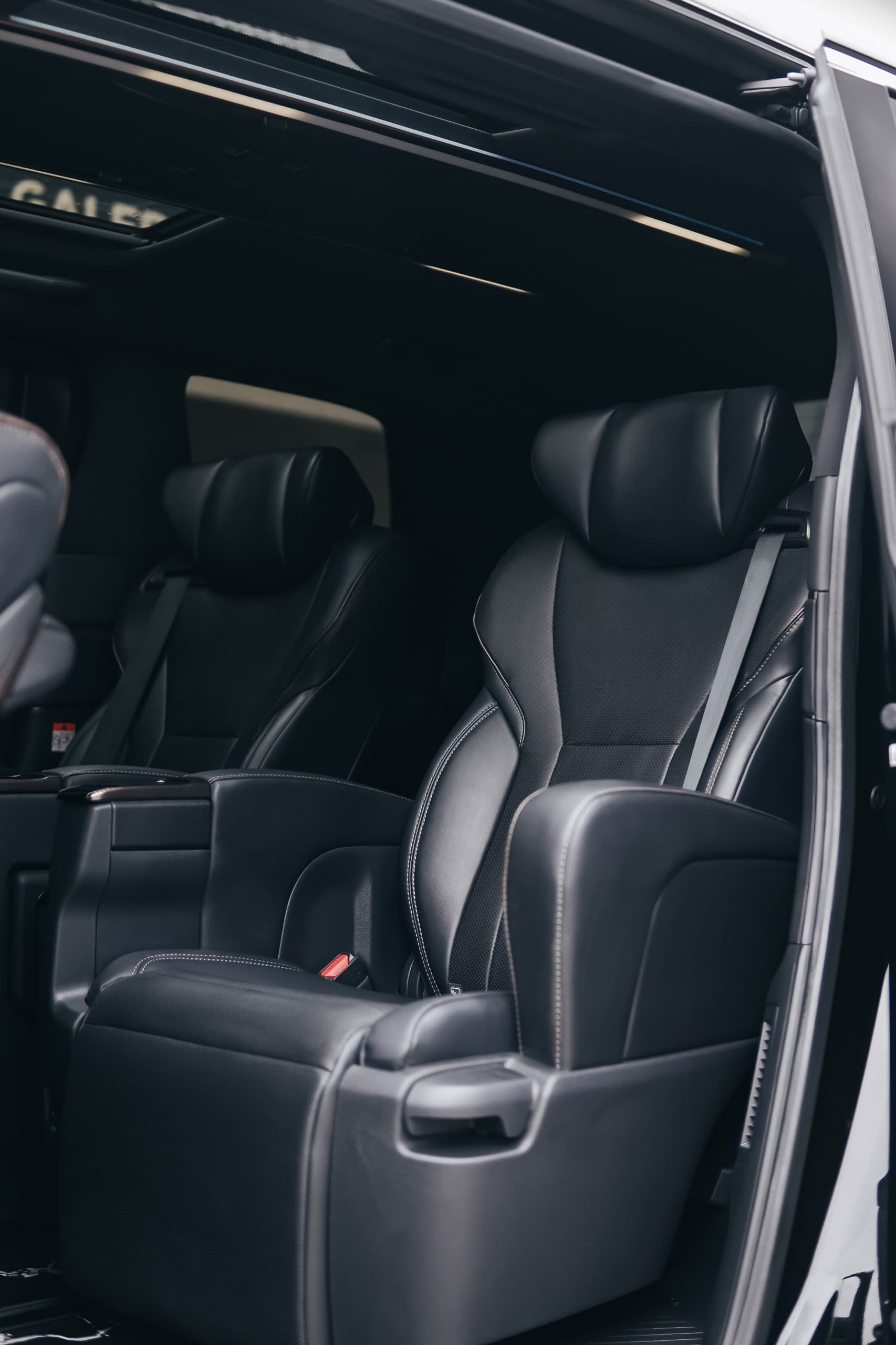 Toyota Alphard AH40 (Black) - Image 5