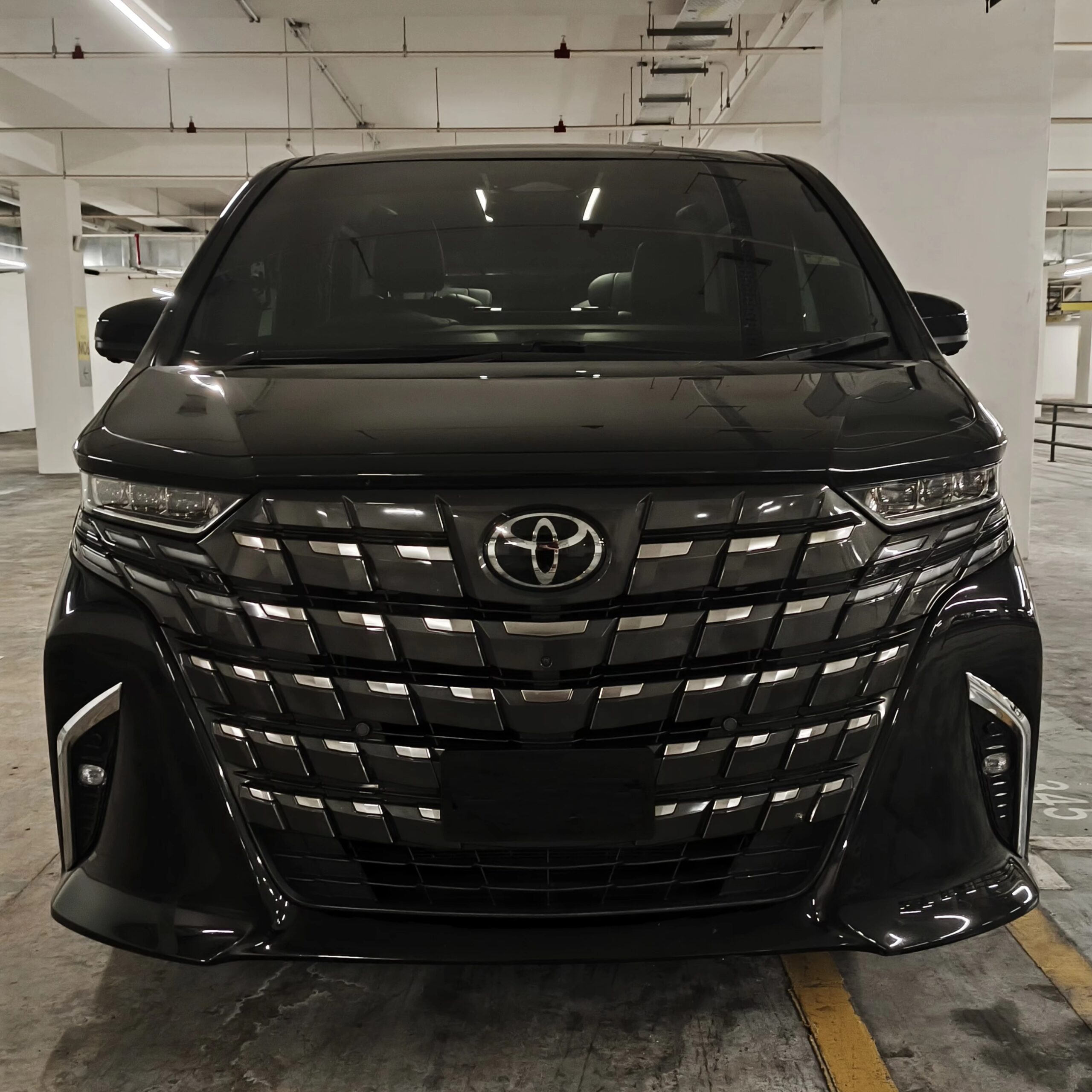 Toyota Alphard AH40 (Black) - Image 2