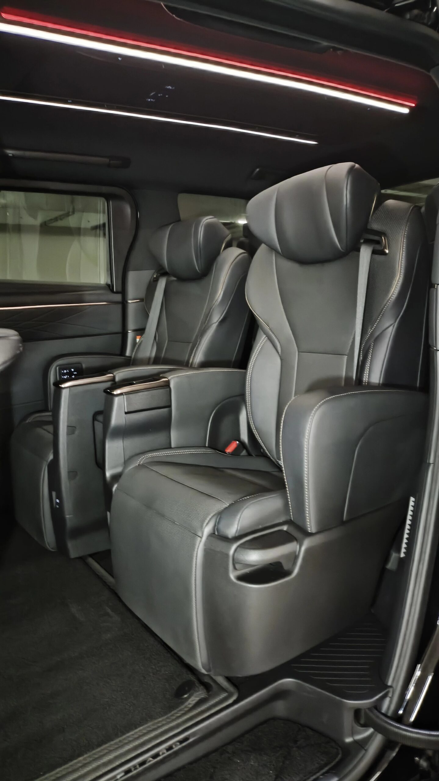 Toyota Alphard AH40 (Black) - Image 12