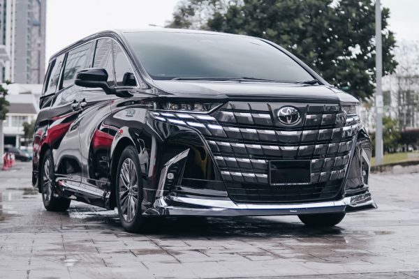 Toyota Alphard AH40 (Black) 1
